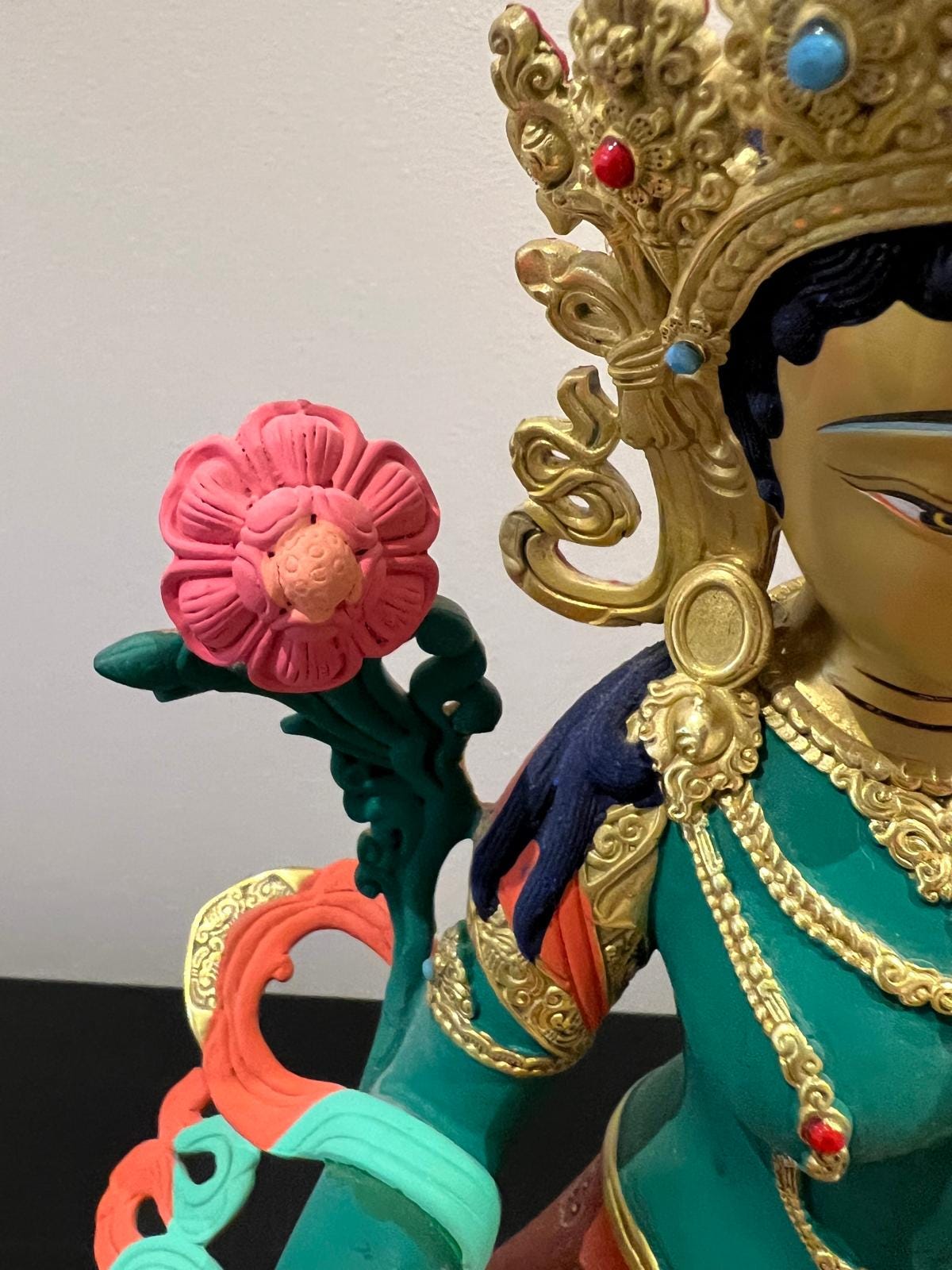 Green Tara Buddhist Deity Statue – Hand‑Painted Resin Meditation Figure