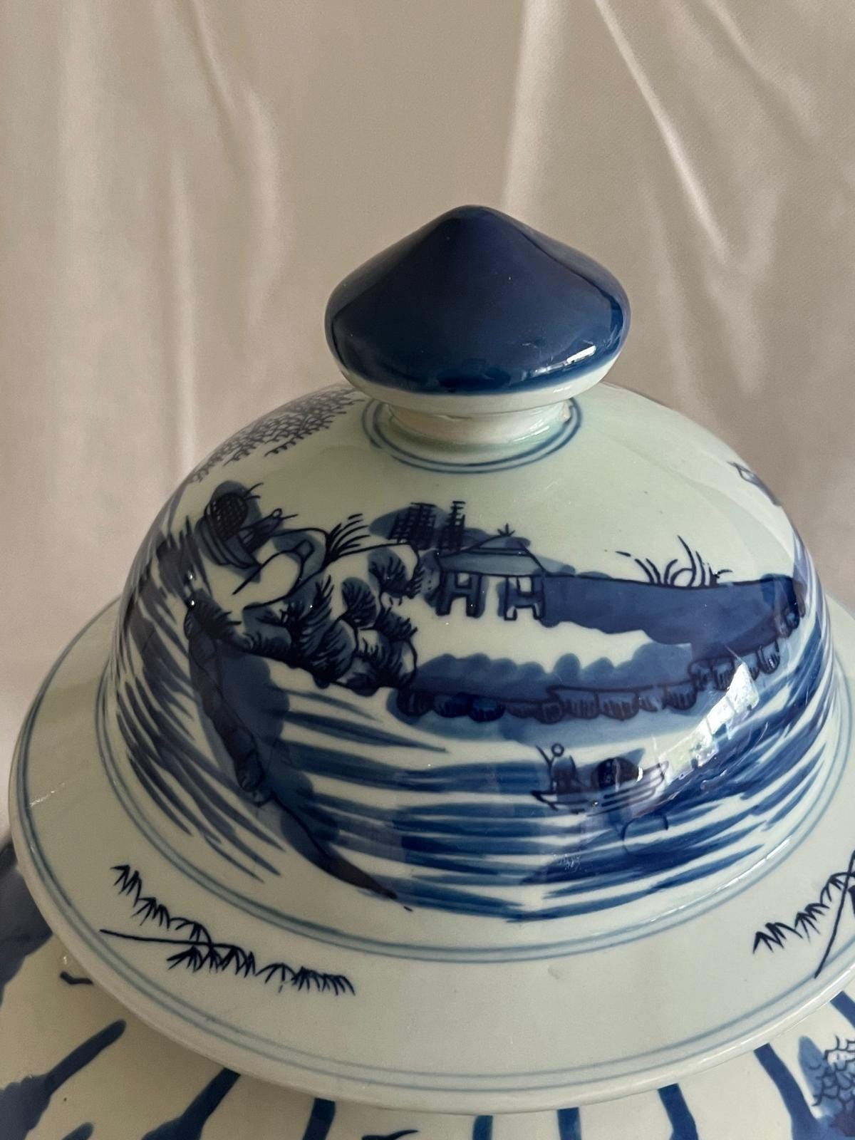 Exquisite Blue & White Lidded Porcelain Ginger Jar – Timeless Elegance 52 CM