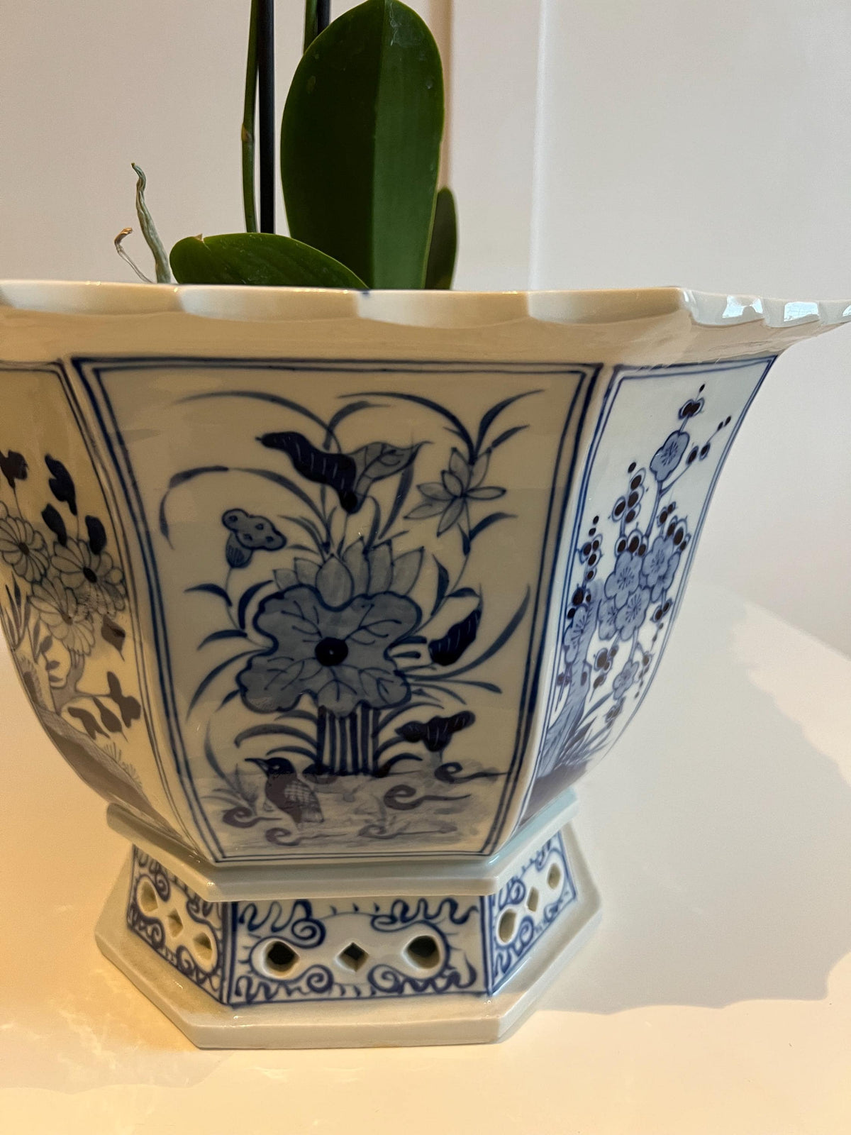 Blue & White Ceramic Planter: Glazed Chinese Garden Decor