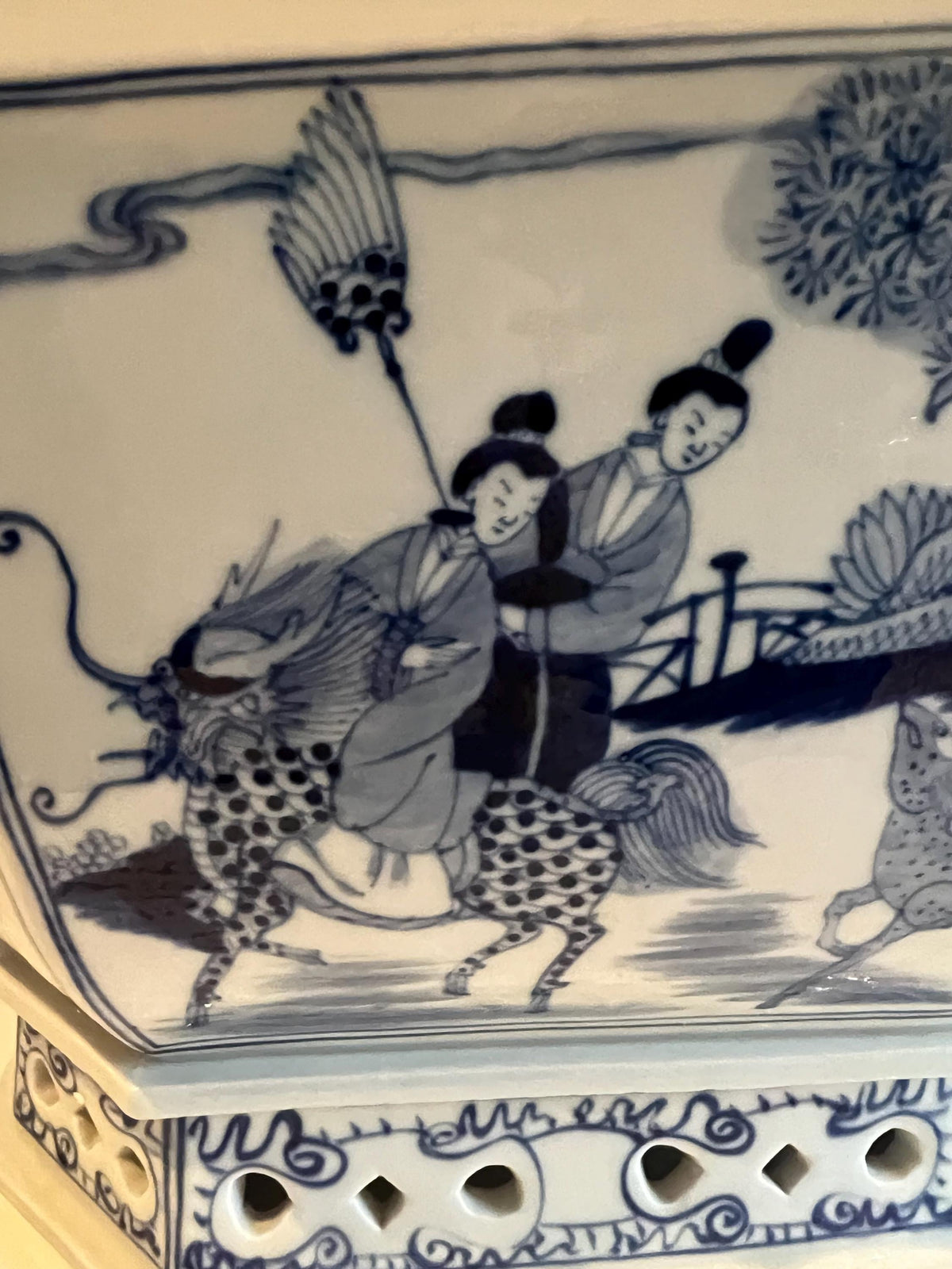 Blue & White Ceramic Planter: Glazed Chinese Garden Decor