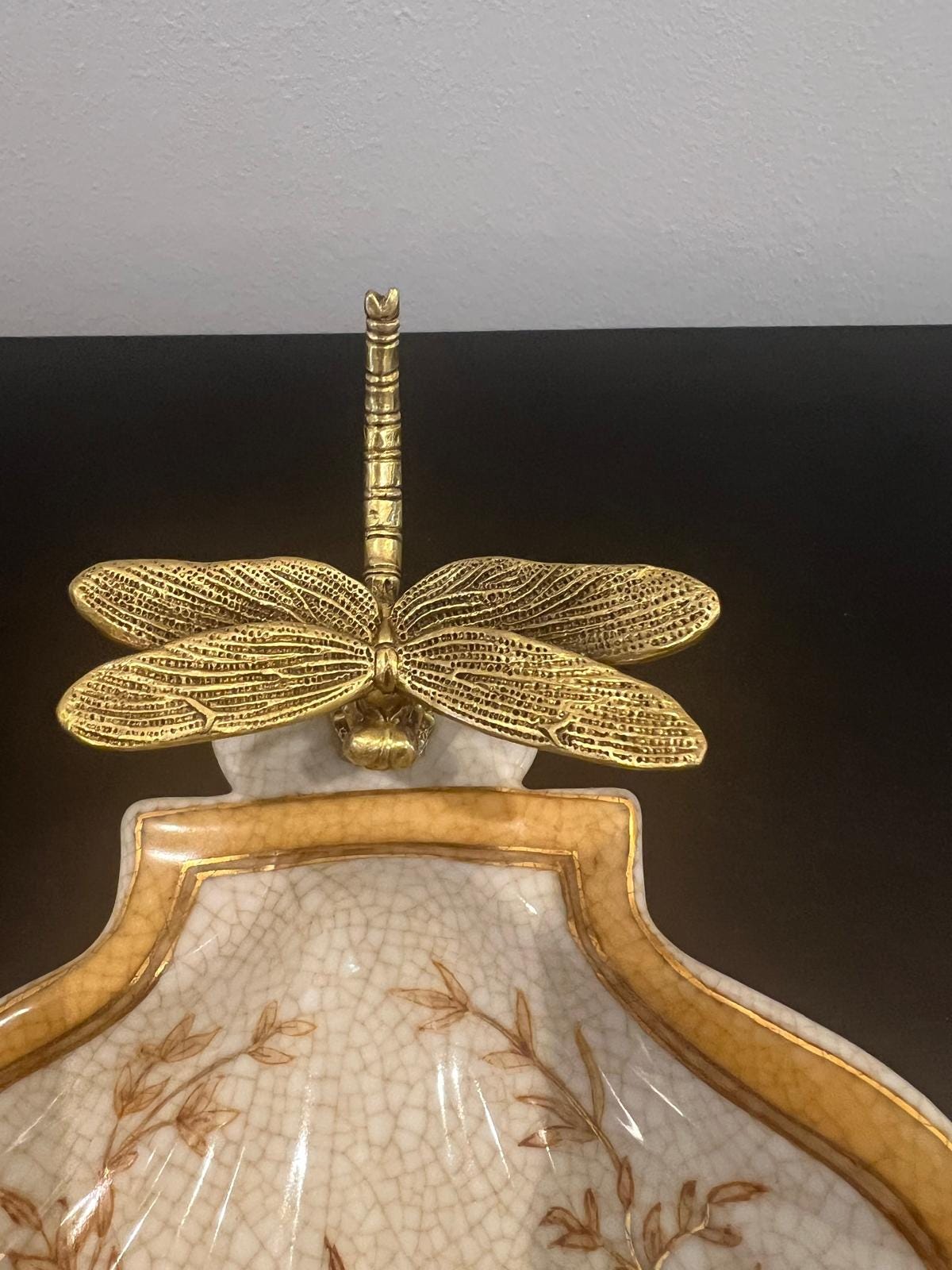 Crackle Glaze Porcelain Trinket Dish with Gilt Dragonfly Handle – Butterfly Decor
