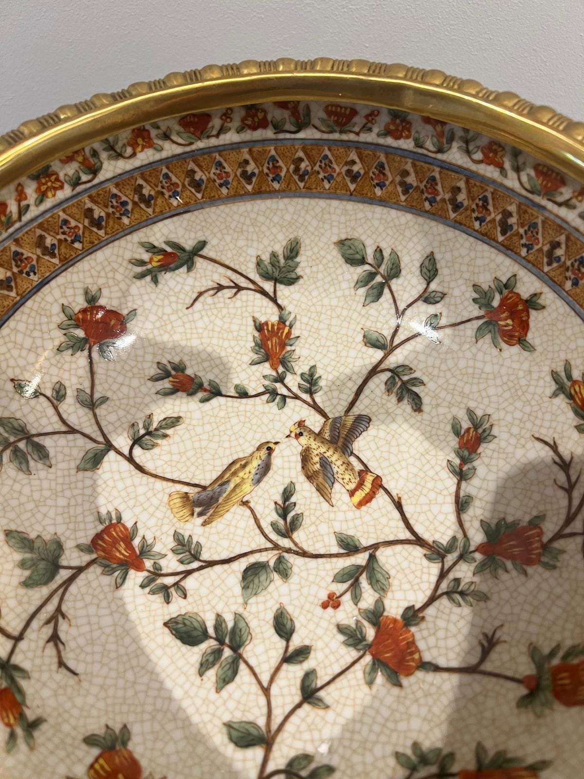 Ornate Porcelain Pedestal Bowl with Parrots & Birds – Gilded Decorative Centrepiece
