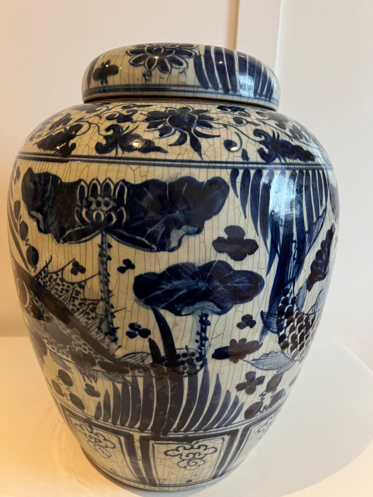 Blue and White Crackle Glaze Porcelain Ginger Jar – Hand‑Painted Fish Motif  18"