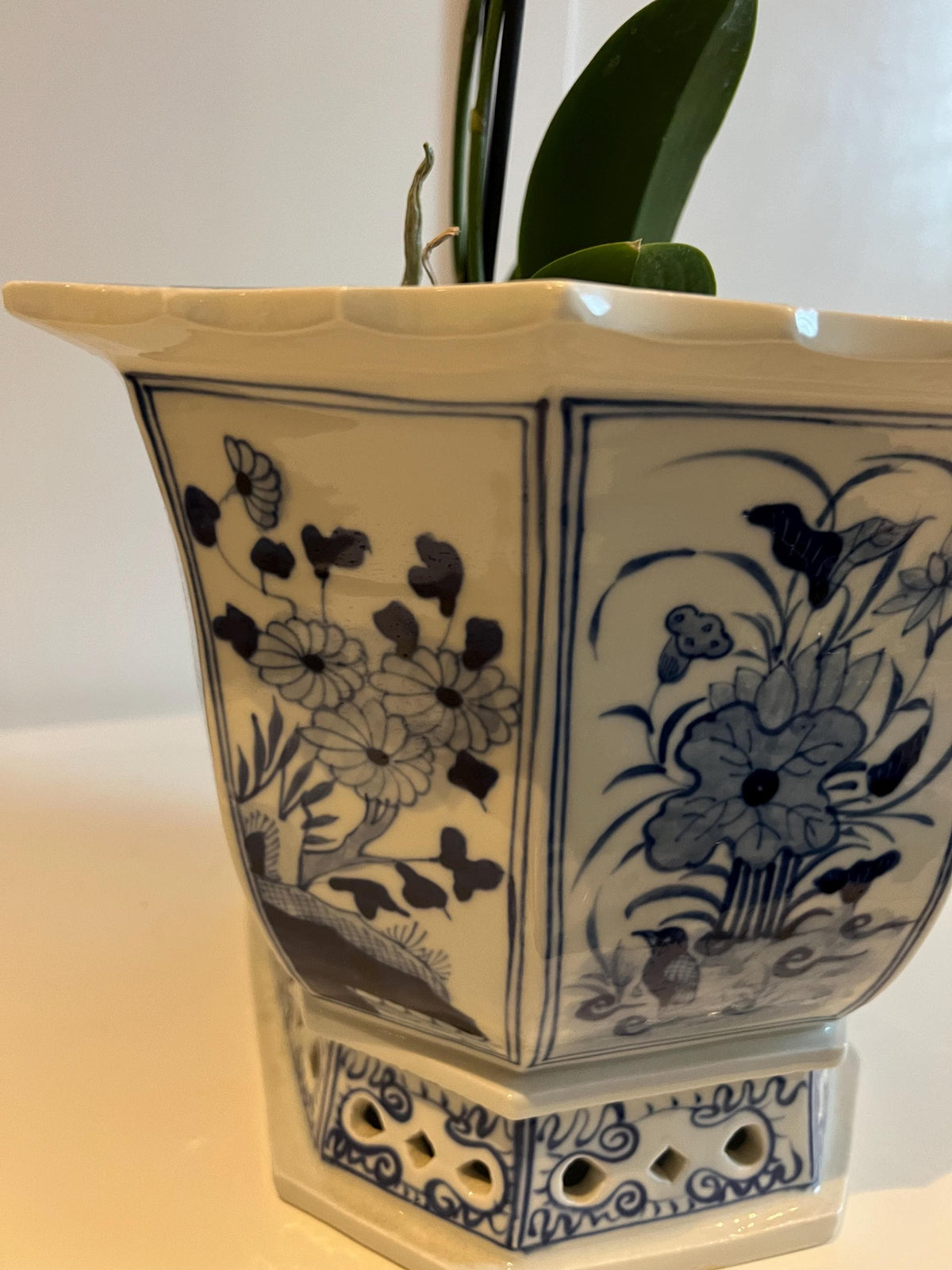 Blue & White Ceramic Planter: Glazed Chinese Garden Decor