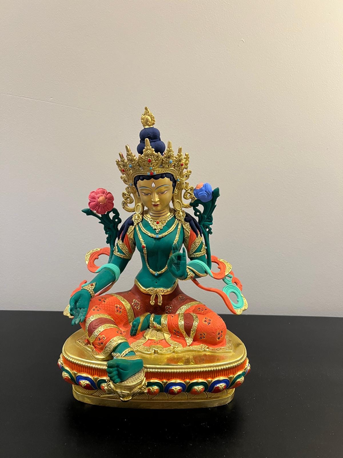 Green Tara Buddhist Deity Statue – Hand‑Painted Resin Meditation Figure