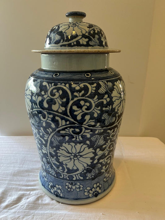 Elegant Blue & White Chinese Porcelain Ginger Jar – Floral Motif, Lidded Ceramic Vase