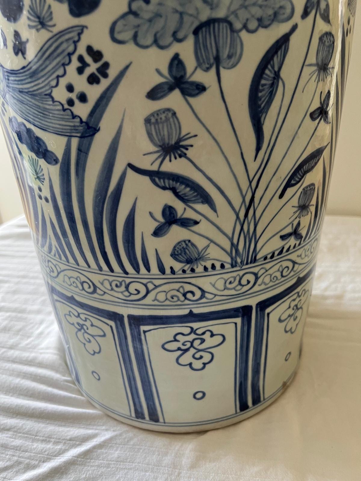 Vintage Style Blue & White Porcelain Umbrella Stand – Fish Motif