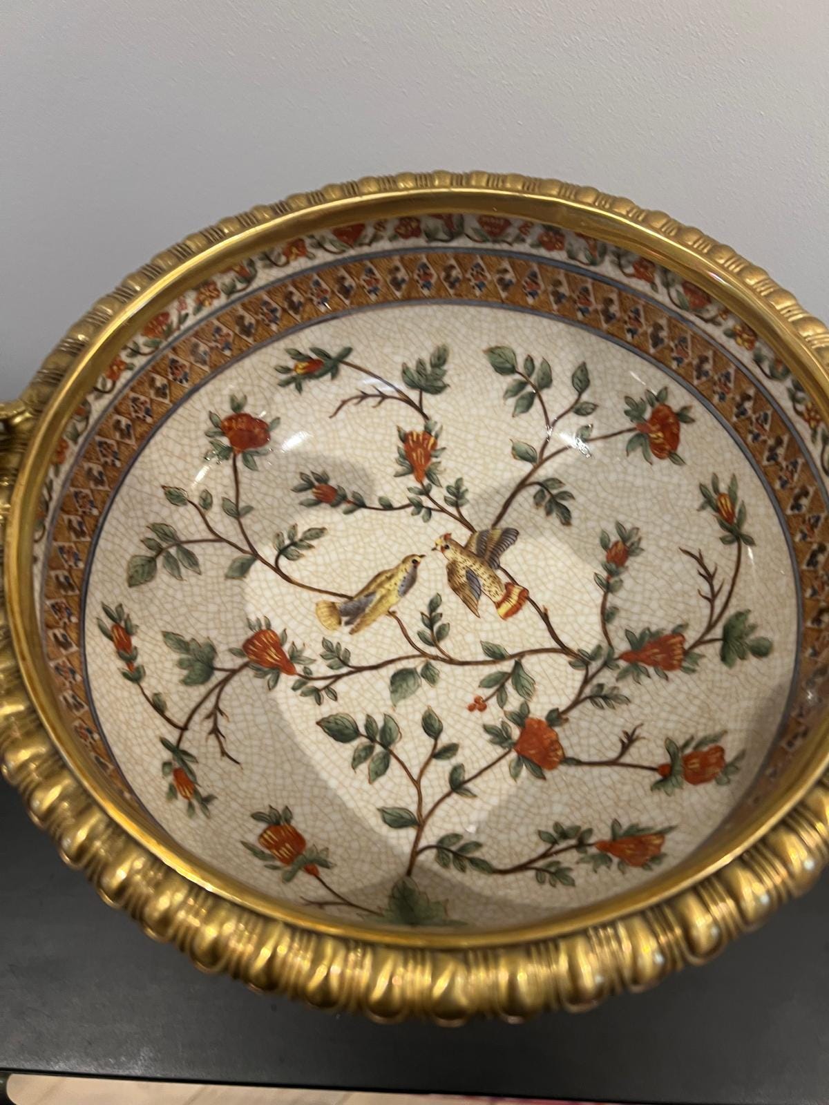 Ornate Porcelain Pedestal Bowl with Parrots & Birds – Gilded Decorative Centrepiece