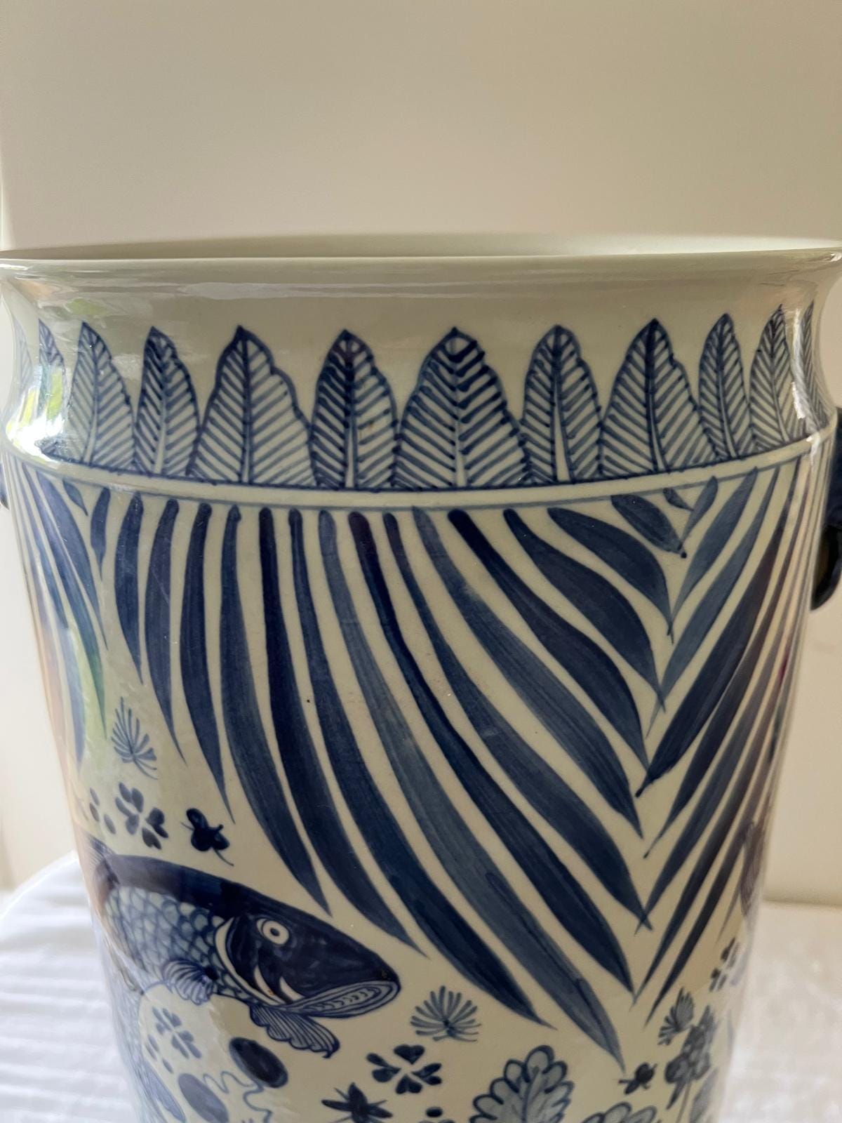 Vintage Style Blue & White Porcelain Umbrella Stand – Fish Motif