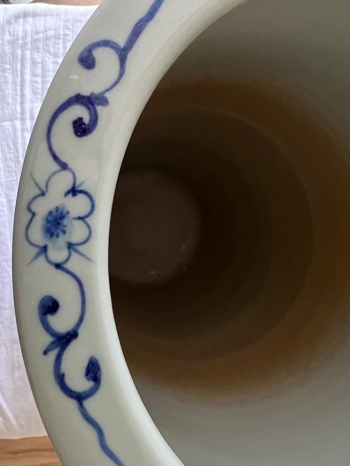 Vintage Style Blue & White Chinese Porcelain Umbrella Stand – Floral Vase