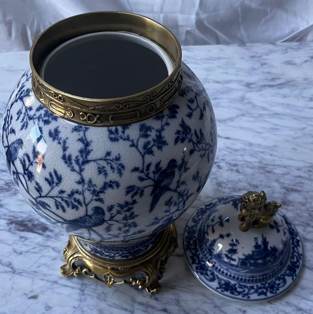 Blue and White Ginger Jar: Bronze Foo Dog Lid, Parrot Motif