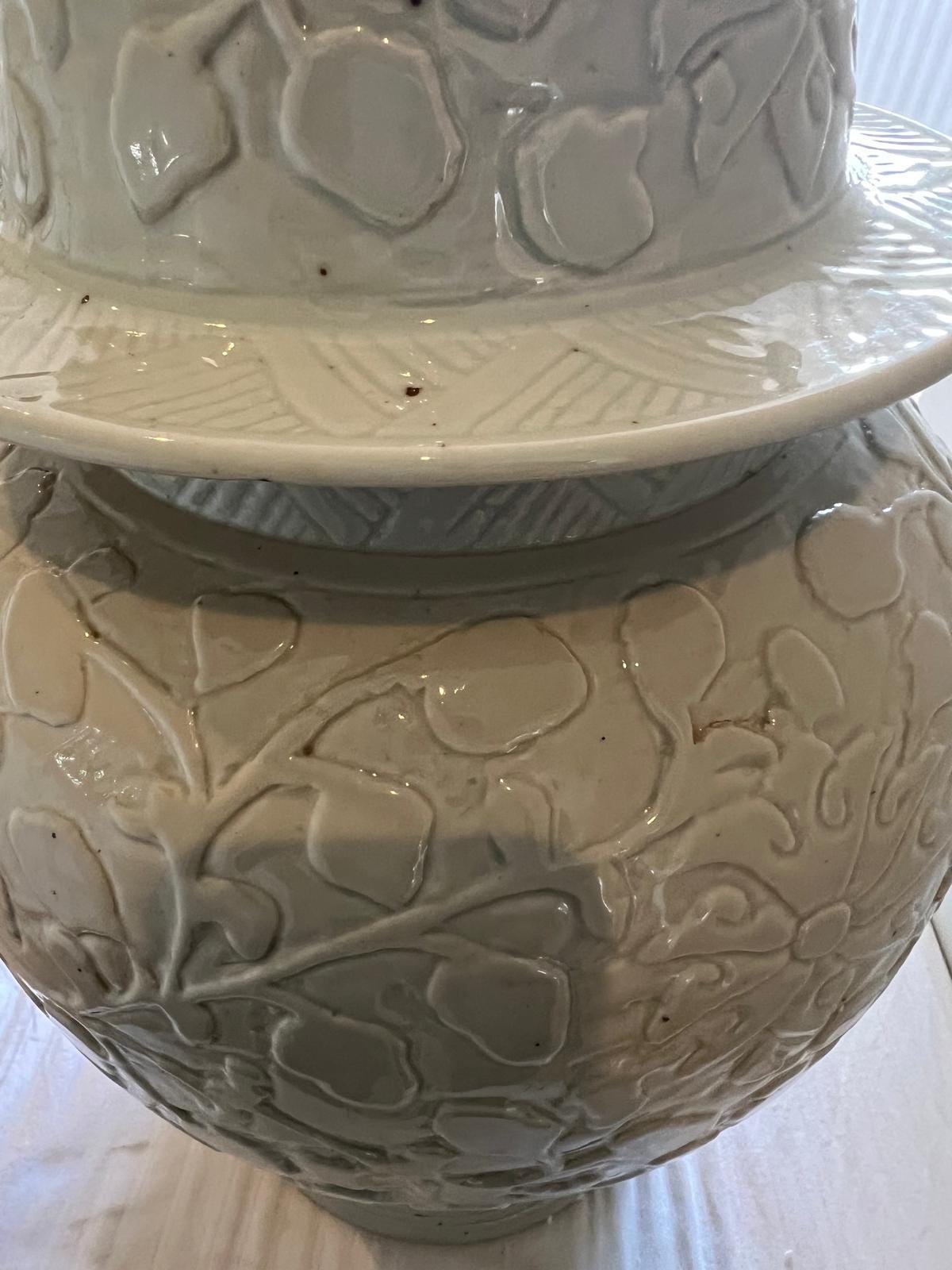 Embossed White Ceramic Ginger Jar – Elegant Floral Motif with Lid