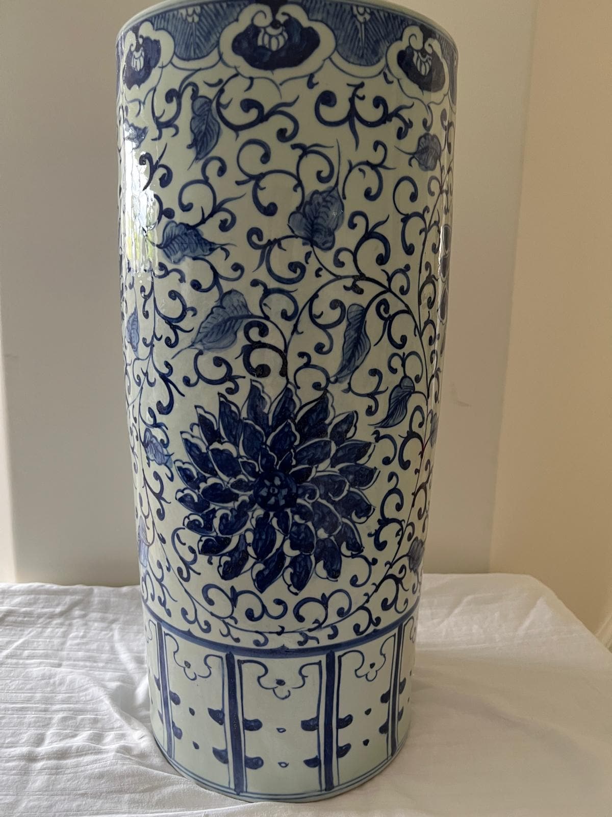 Vintage Style Blue & White Chinese Porcelain Umbrella Stand – Floral Vase