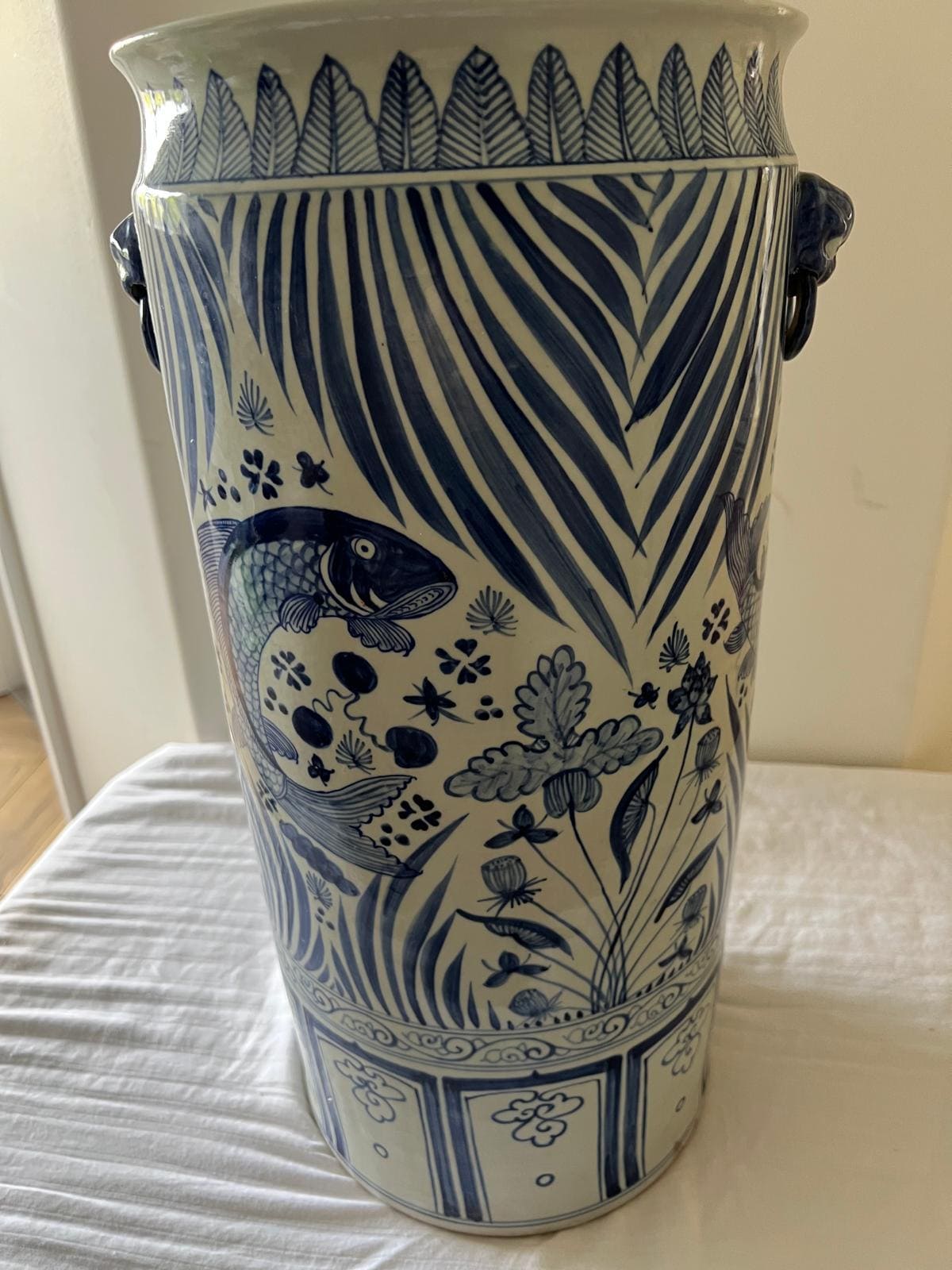 Vintage Style Blue & White Porcelain Umbrella Stand – Fish Motif