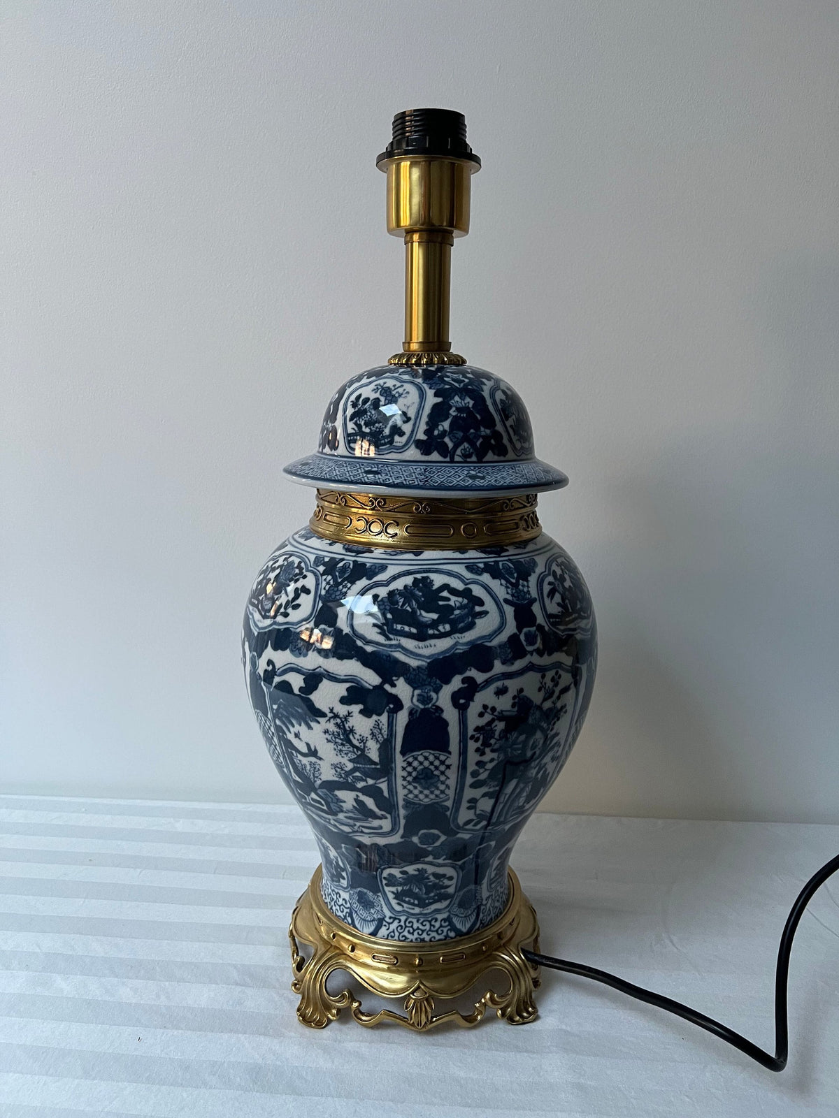Blue and White Porcelain Table Lamp with Fabric Shade – Vintage‑Style Ceramic Lamp 69cm