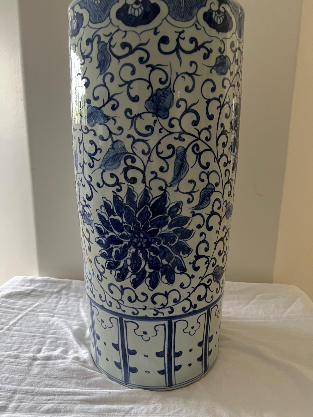 Vintage Style Blue & White Chinese Porcelain Umbrella Stand – Floral Vase