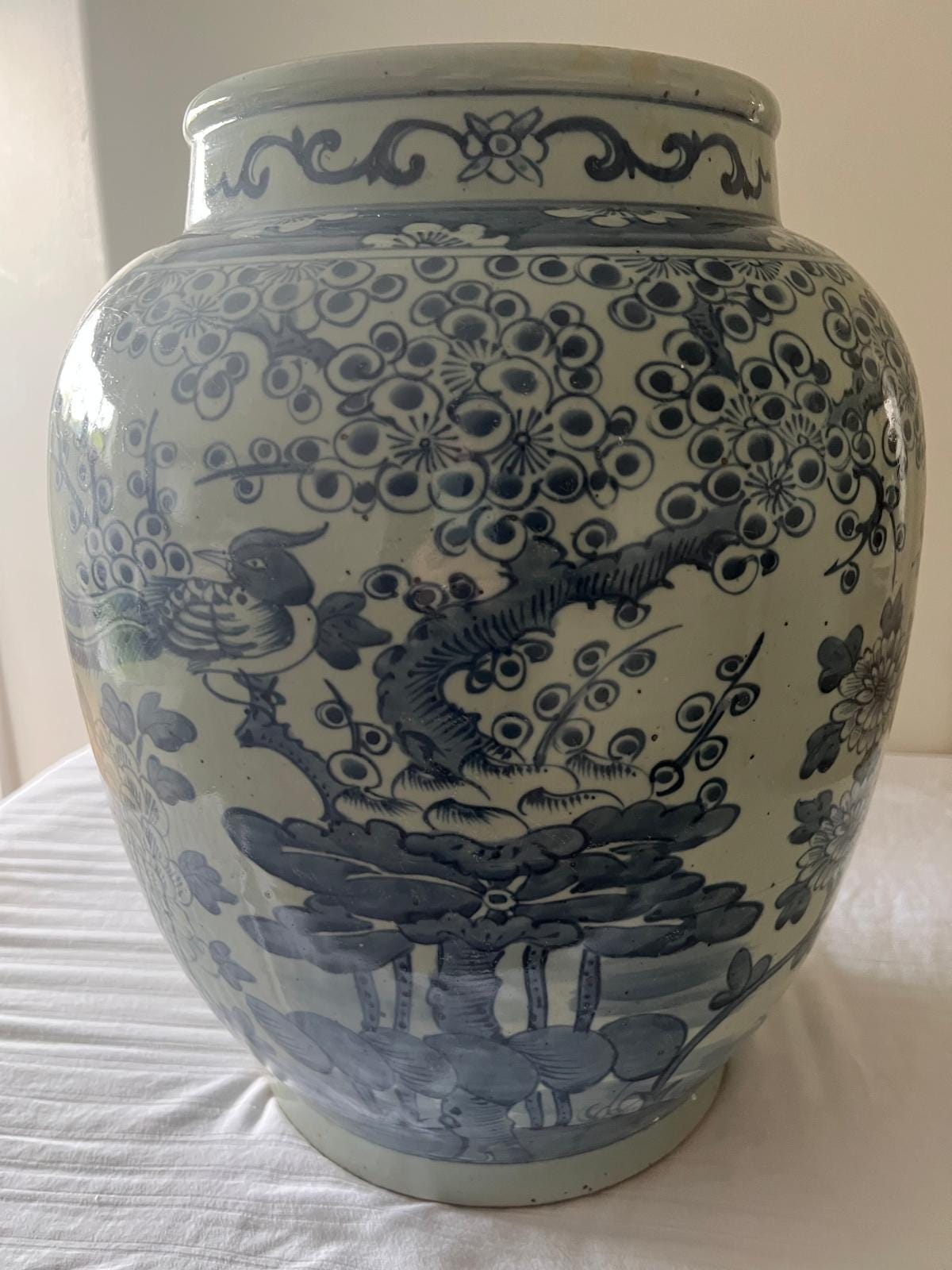 Vintage Style Blue White Porcelain Vase – Pagoda Landscape Floral Motif Ceramic Art
