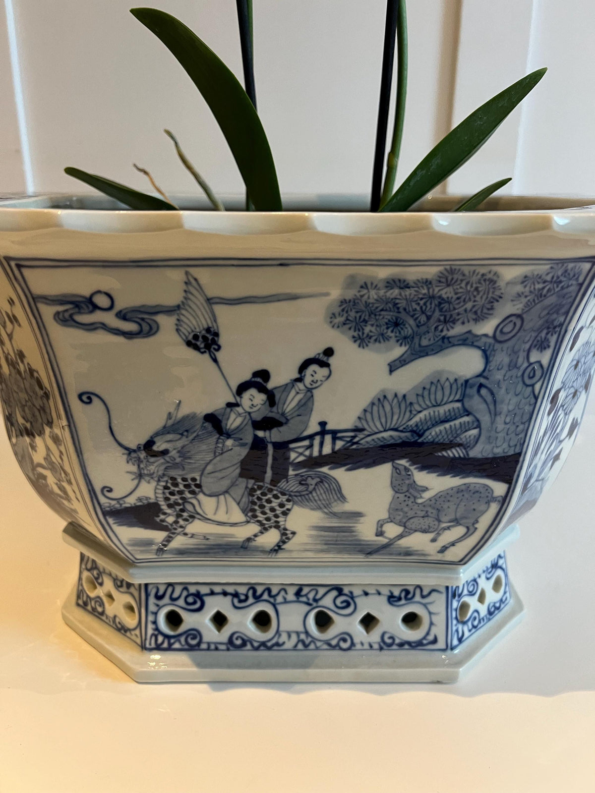 Blue & White Ceramic Planter: Glazed Chinese Garden Decor