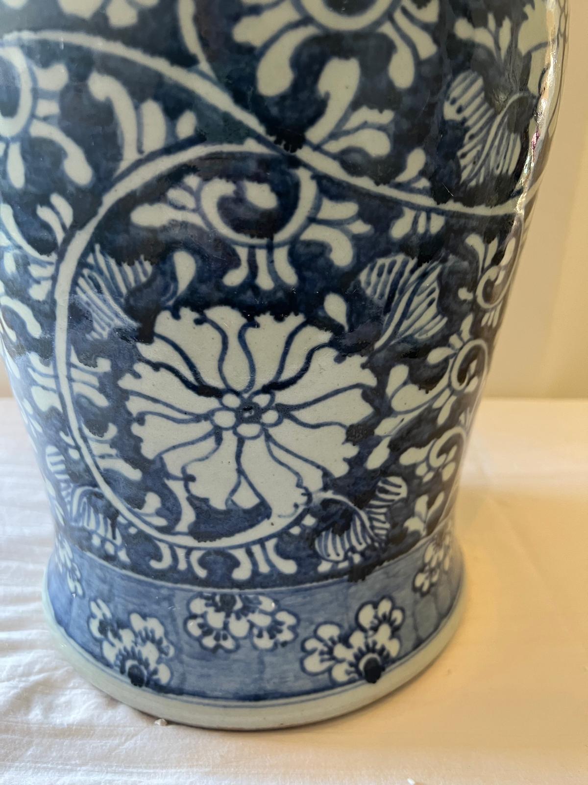 Elegant Blue & White Chinese Porcelain Ginger Jar – Floral Motif, Lidded Ceramic Vase