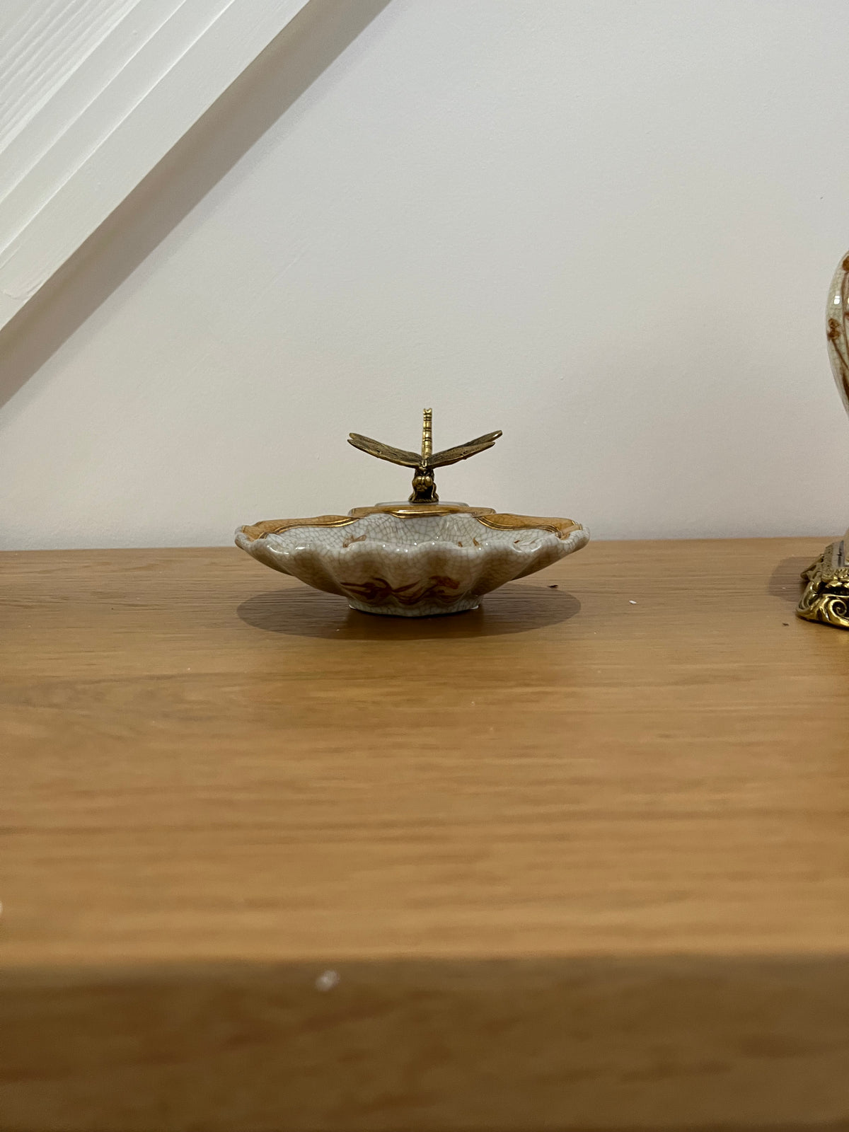 Handpainted Brown ShelldishTerrine with Brass Butterfly and Butterfly Detailing in paintwork