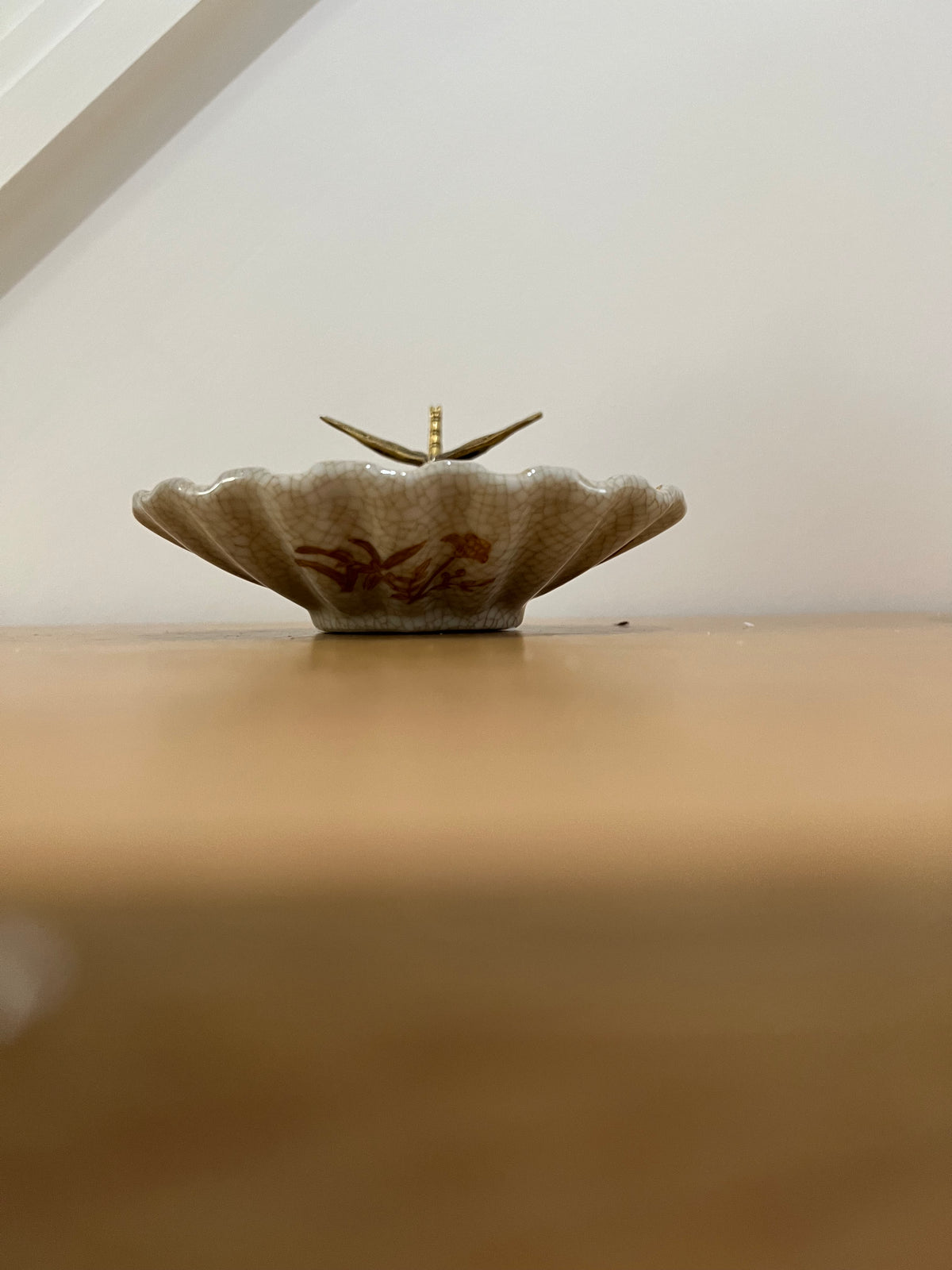 Handpainted Brown ShelldishTerrine with Brass Butterfly and Butterfly Detailing in paintwork